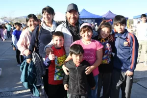 103178-el-gobernador-saenz-se-sumo-a-la-celebracion-del-dia-de-la-niniez-en-el-parque-de