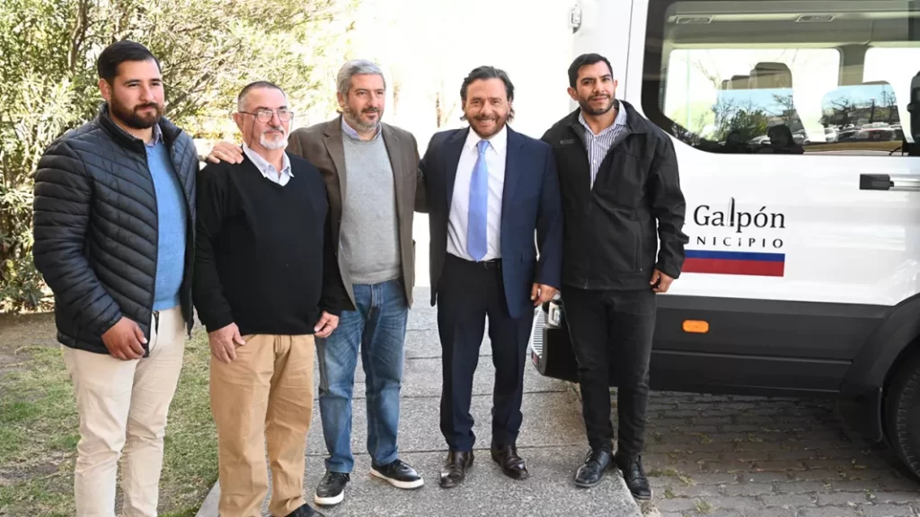 103476-por-el-plan-provincial-de-renovacion-vehicular-el-gobernador-entrego-un-