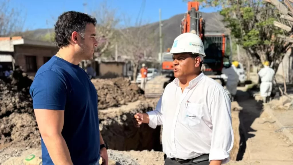 103800-avanza-la-renovacion-de-colectoras-y-conexiones-