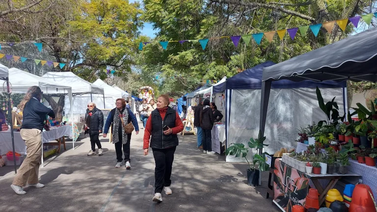 feria-artesanal-del-paseo-de-los-poetas-1-768x432