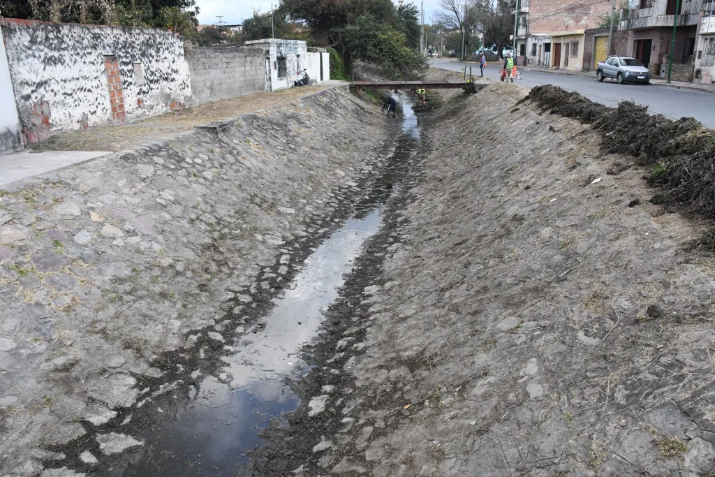 limpieza-canal-vidt-7-1024x683