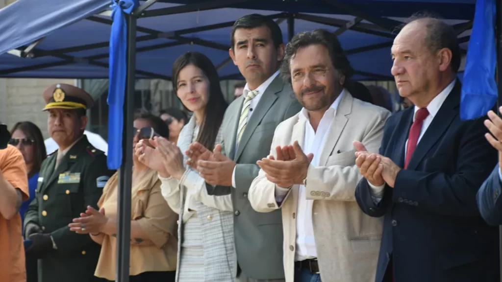 103598-el-gobernador-saenz-compartio-con-el-pueblo-de-colonia-santa-rosa-su-fiesta-patronal