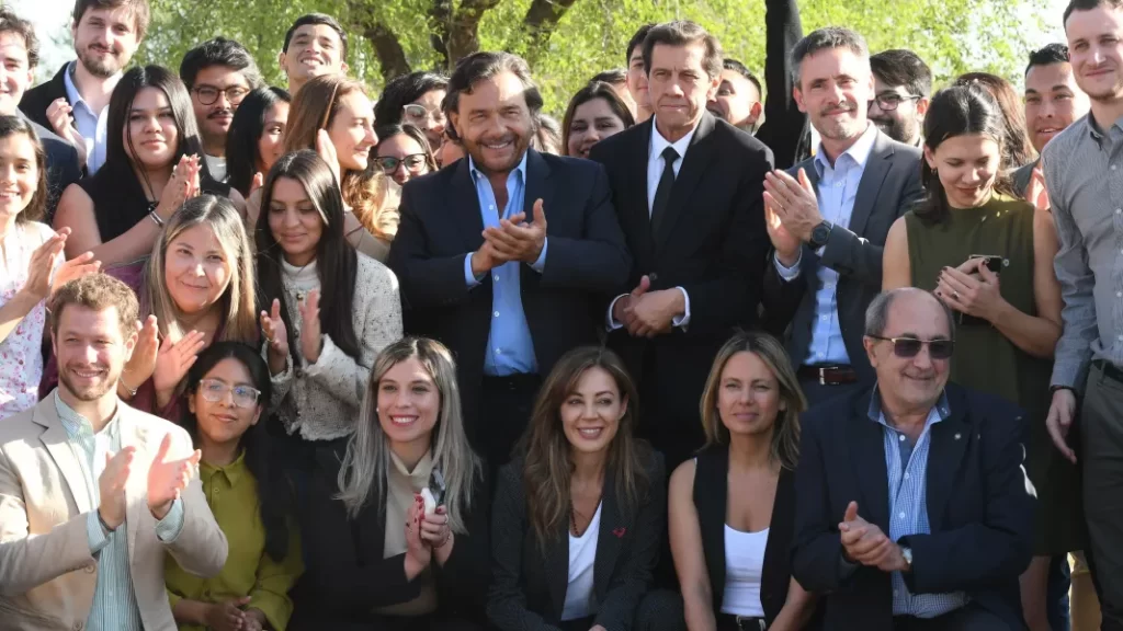 104132-los-gobernadores-saenz-y-sadir-junto-al-cfi-escucharon-a-jovenes-lideres-por