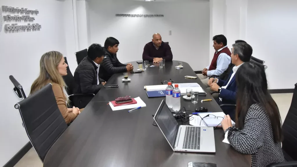107703-economia-intendentes-y-legisladores-de-los-andes-planifican-obras-prioritarias-para-la-region