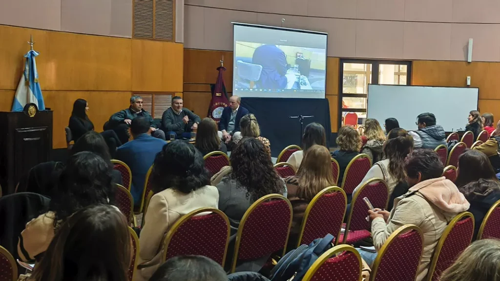 108651-mas-de-200-personas-participaron-en-una-jornada-regional-sobre-seguridad-del-paciente